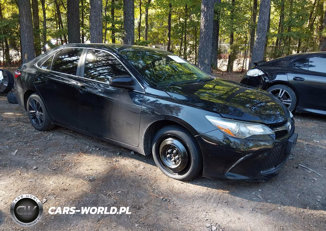 2015 Toyota Camry Se – zdjęcie 1 z 16