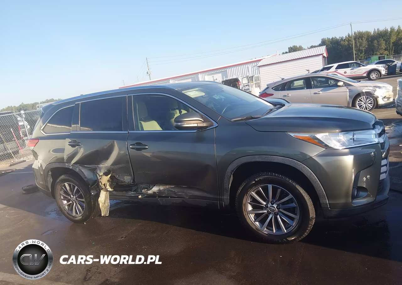 2019 Toyota Highlander Xle VIN:5TDKZRFH0KS327112 - 13
