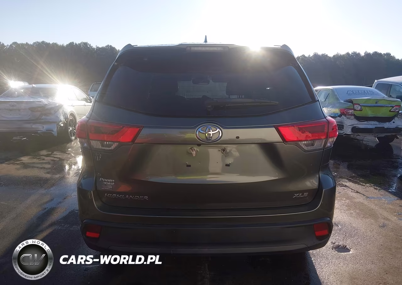 2019 Toyota Highlander Xle VIN:5TDKZRFH0KS327112 - 16
