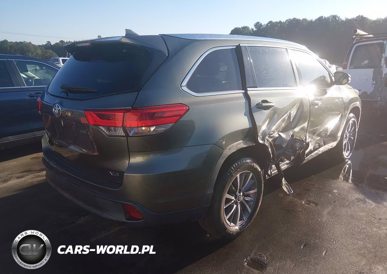 2019 Toyota Highlander Xle VIN:5TDKZRFH0KS327112 - 4
