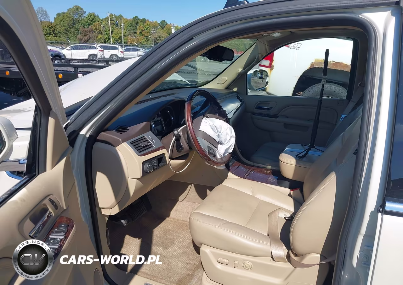2011 Cadillac Escalade Premium VIN:1GYS4CEF5BR269440 - 5