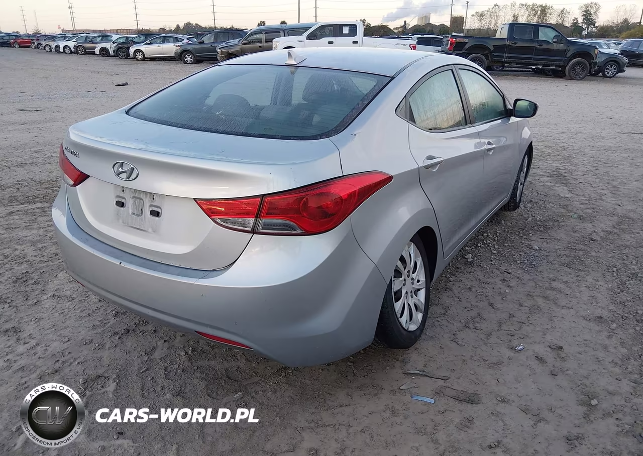 2012 Hyundai Elantra Gls VIN:5NPDH4AE0CH063876 - 4