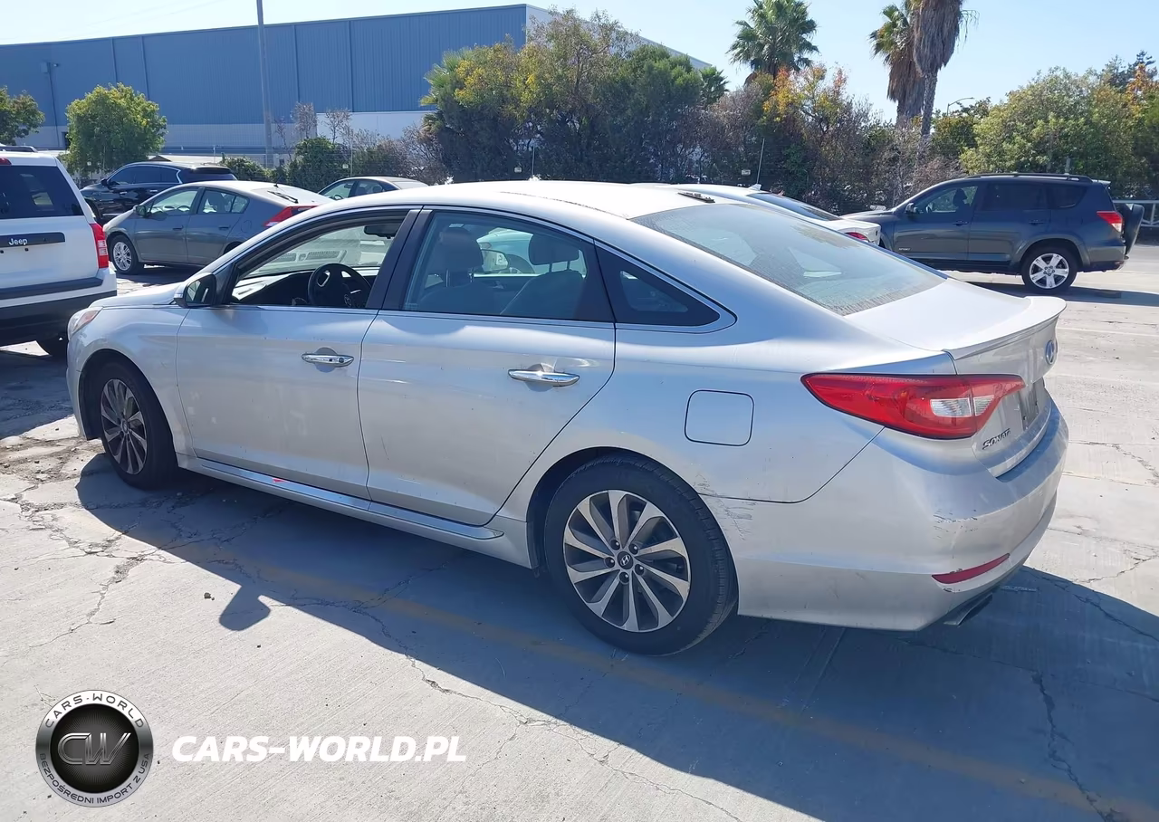 2015 Hyundai Sonata Sport VIN:5NPE34AF2FH107361 - 3