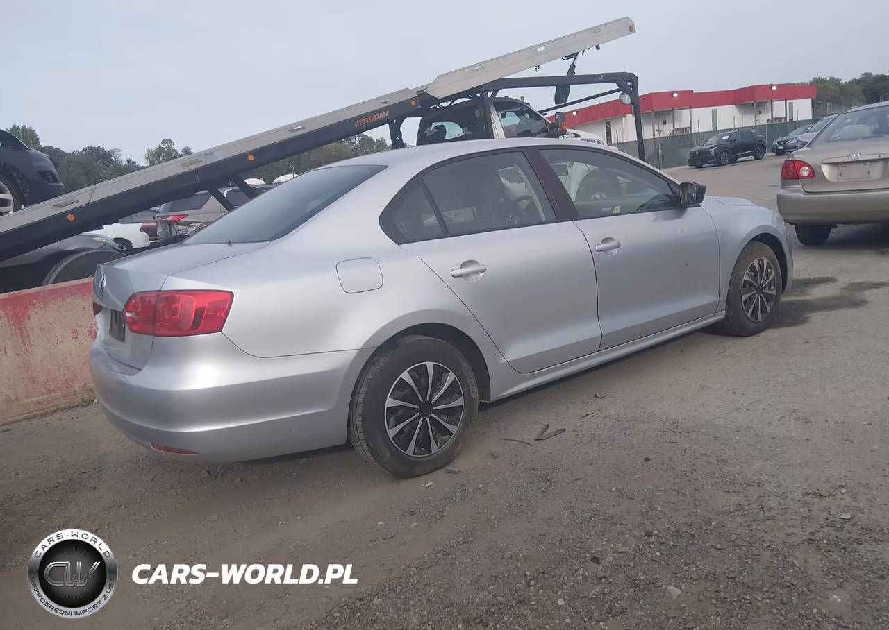 2011 Volkswagen Jetta 2.0L S VIN:3VW2K7AJ6BM061823 - 4