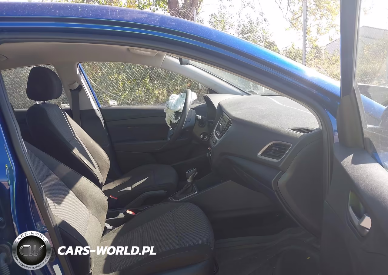 2019 Hyundai Accent Se VIN:3KPC24A35KE070160 - 5