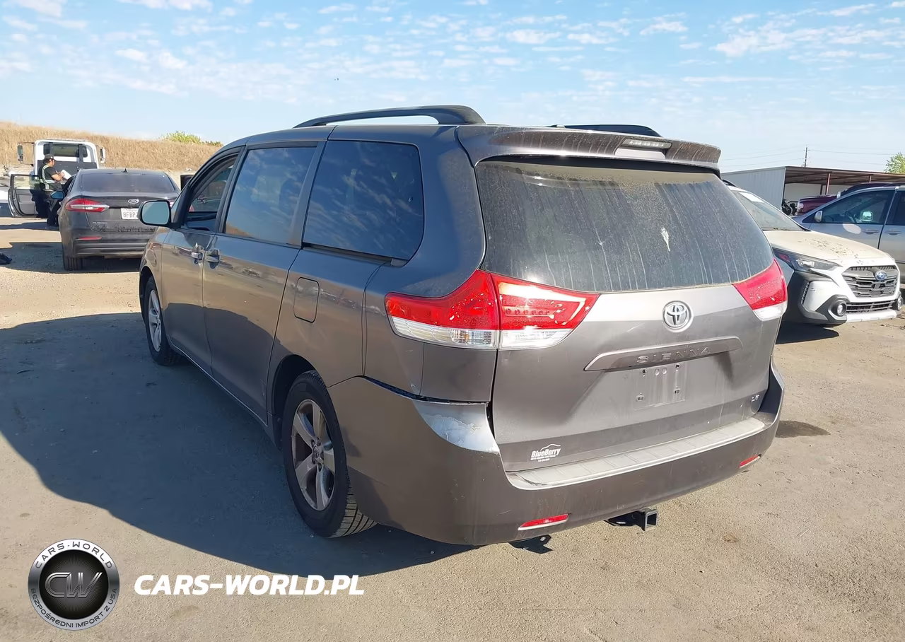 2011 Toyota Sienna Le V6 VIN:5TDKK3DC7BS074699 - 3