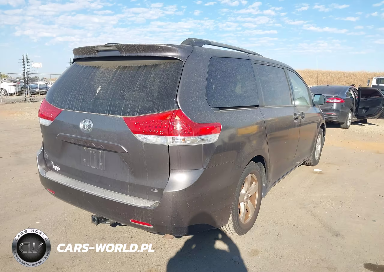 2011 Toyota Sienna Le V6 VIN:5TDKK3DC7BS074699 - 4
