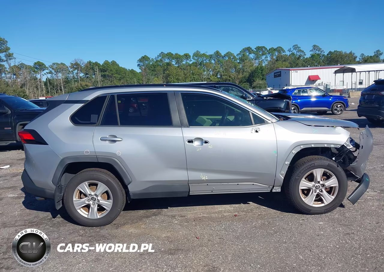 2019 Toyota Rav4 Xle VIN:JTMP1RFV4KJ016136 - 13