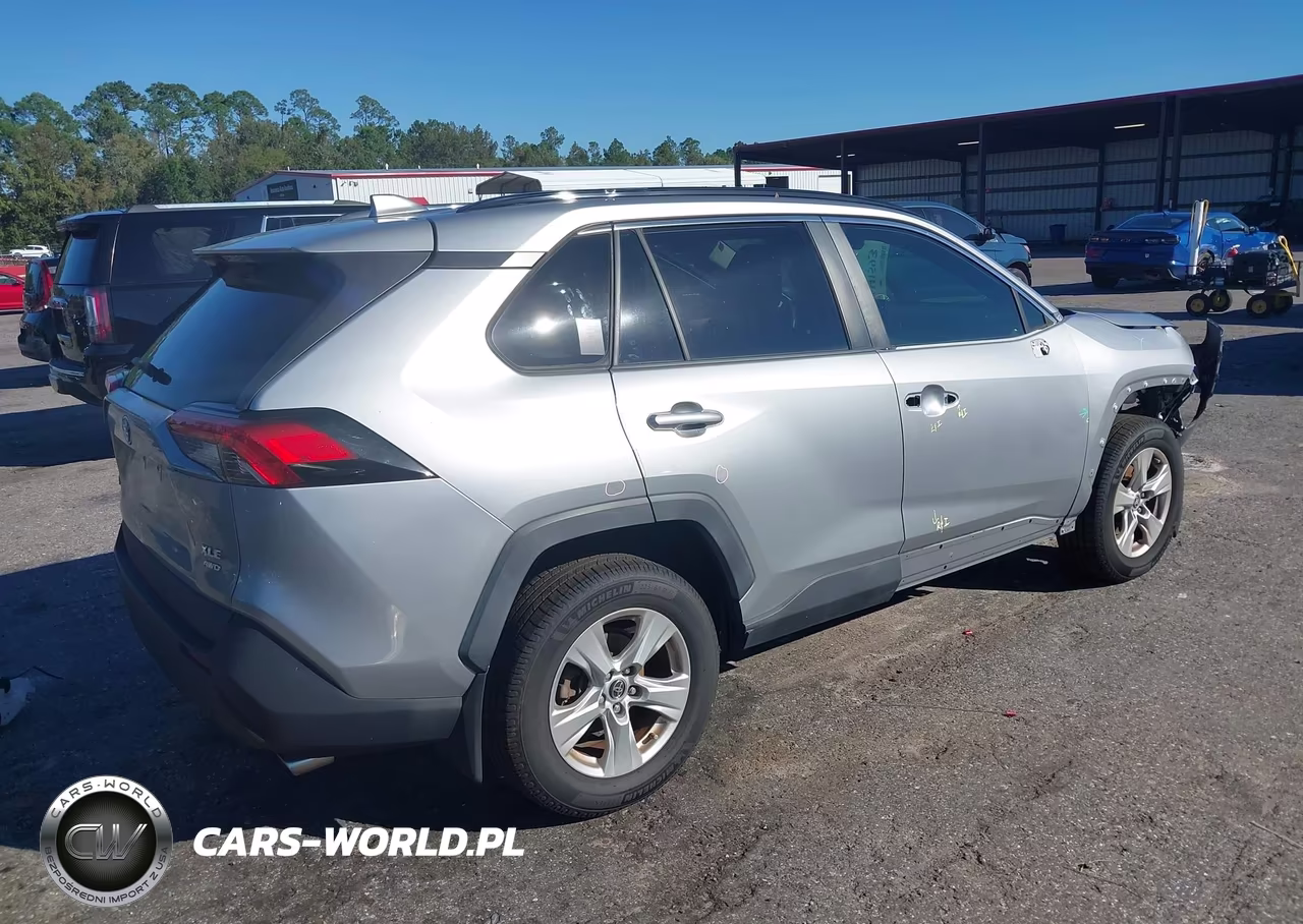2019 Toyota Rav4 Xle VIN:JTMP1RFV4KJ016136 - 4