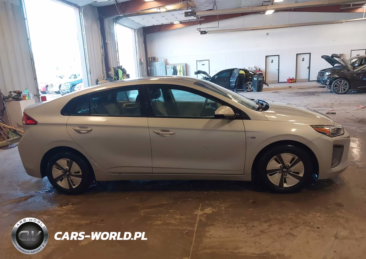 2020 Hyundai Ioniq Hybrid Blue VIN:KMHC65LC3LU220109 - 15