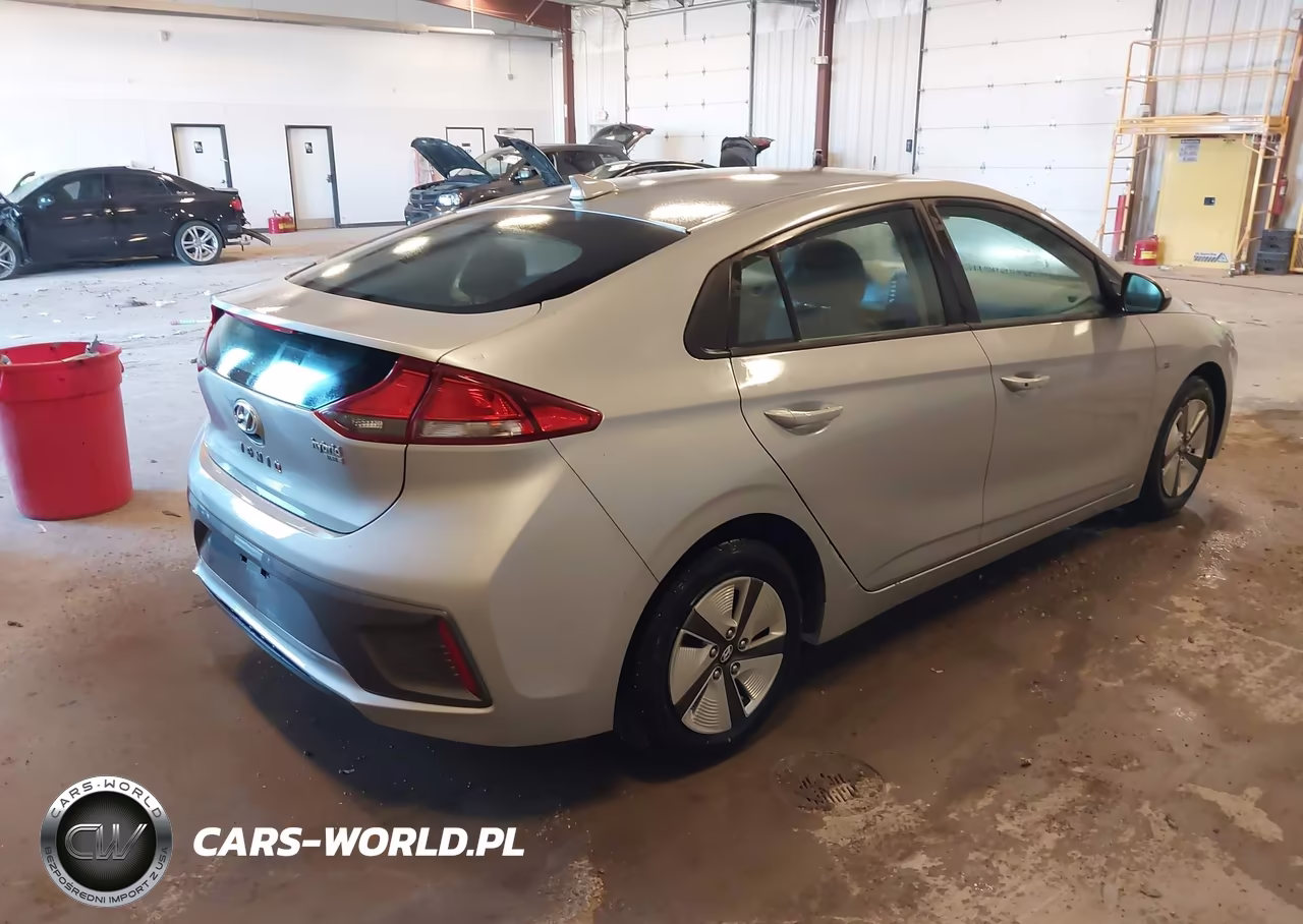 2020 Hyundai Ioniq Hybrid Blue VIN:KMHC65LC3LU220109 - 4