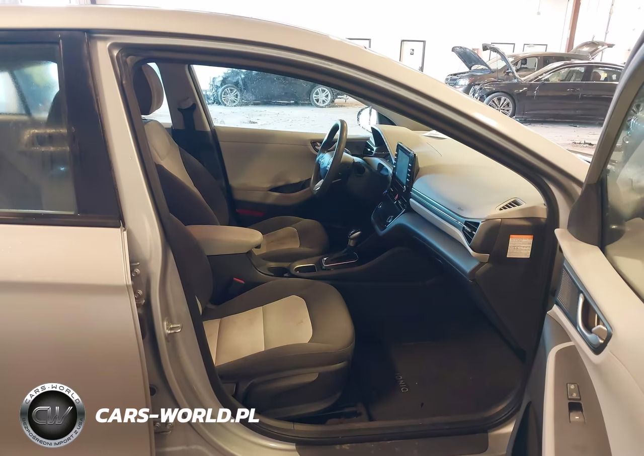 2020 Hyundai Ioniq Hybrid Blue VIN:KMHC65LC3LU220109 - 5