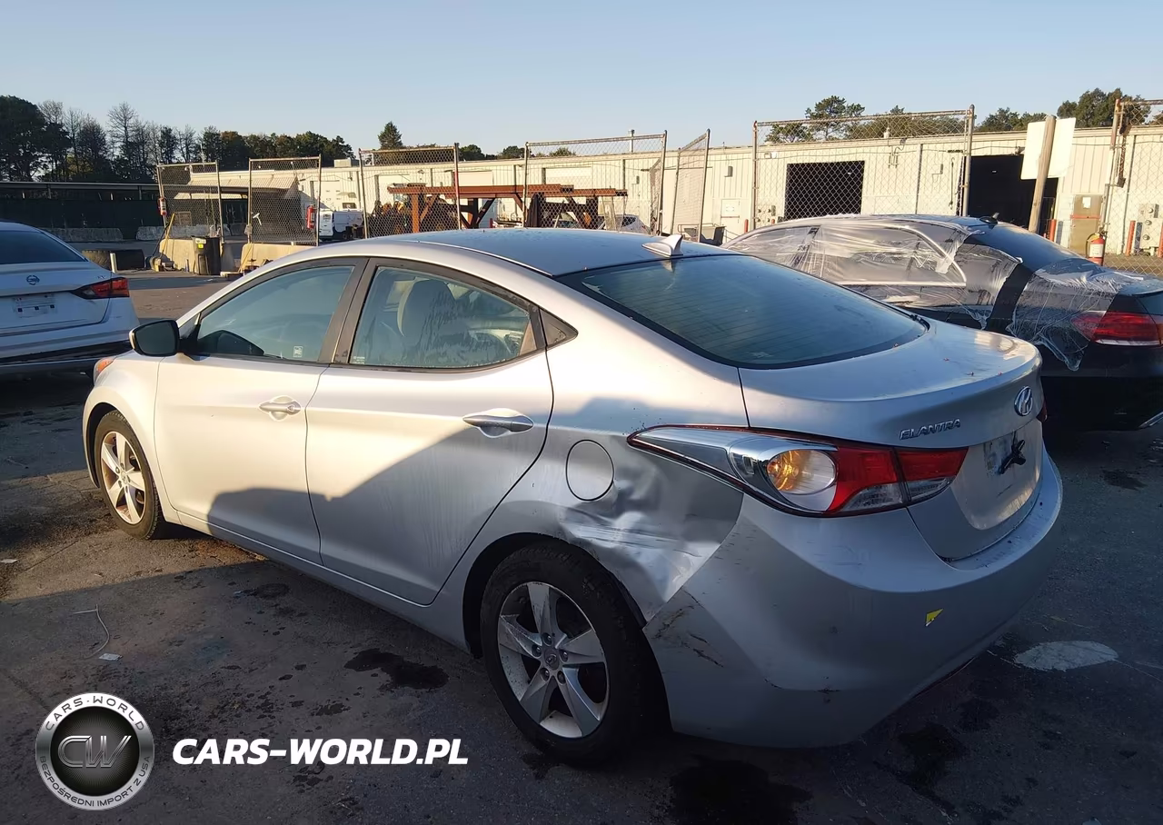 2013 Hyundai Elantra Gls VIN:5NPDH4AE0DH322075 - 3