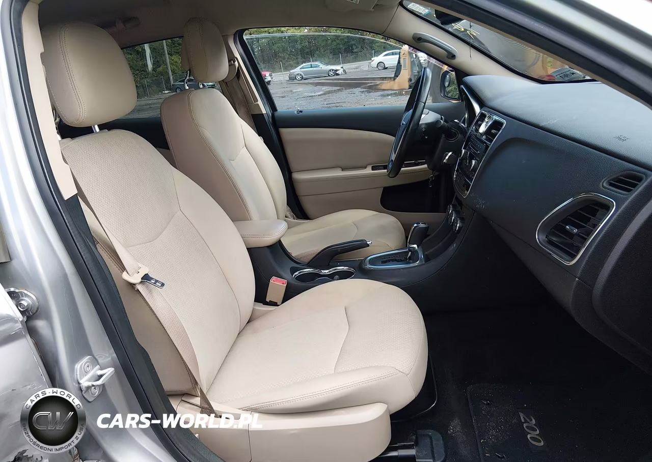 2013 Chrysler 200 Touring VIN:1C3CCBBBXDN538958 - 5