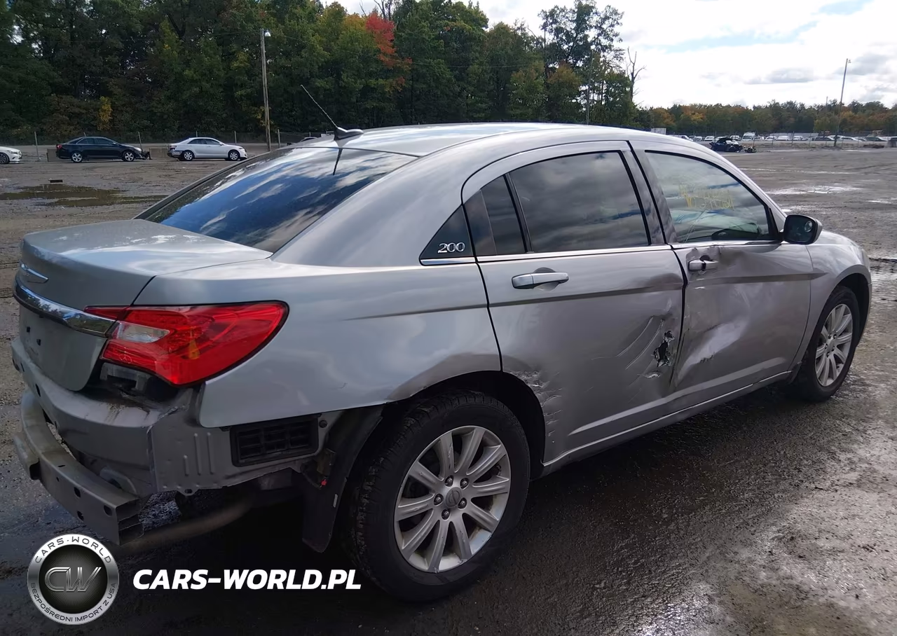 2013 Chrysler 200 Touring VIN:1C3CCBBBXDN538958 - 6