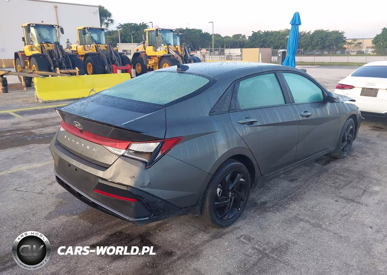 2026 Hyundai Elantra Sel Sport VIN:KMHLM4DG9TU163030 - 4