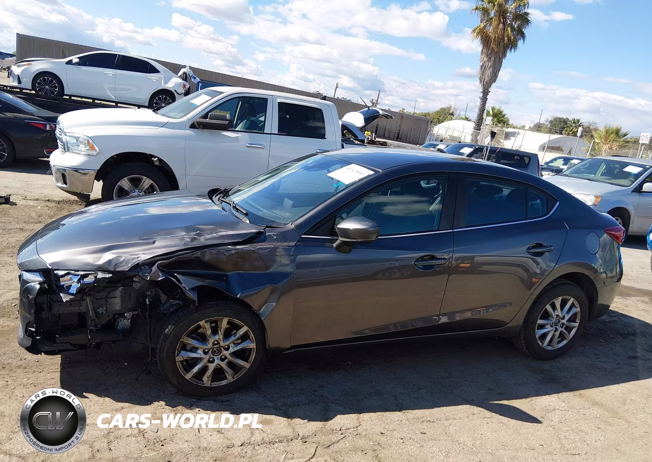 2018 Mazda Mazda3 Sport VIN:3MZBN1U75JM221404 - 14