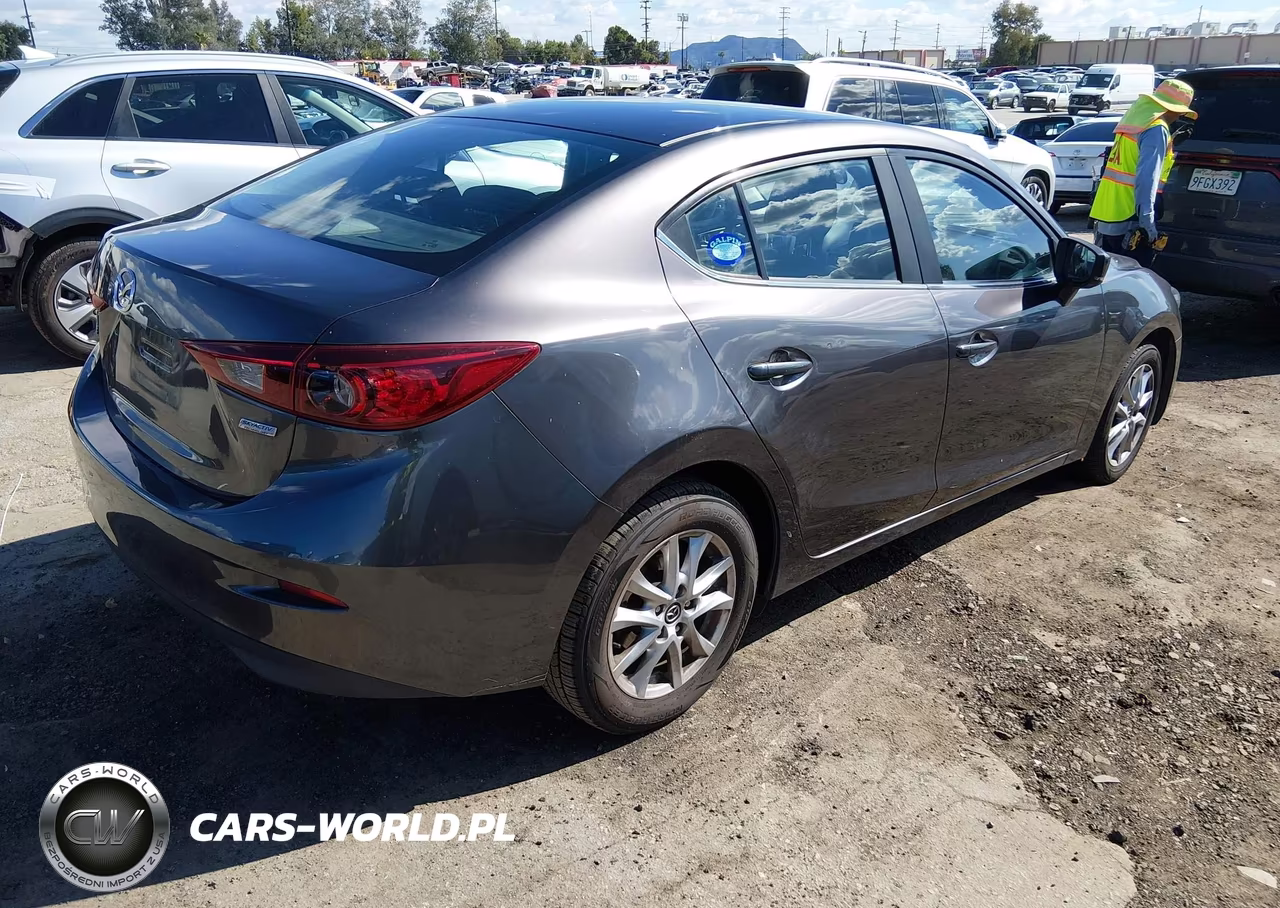 2018 Mazda Mazda3 Sport VIN:3MZBN1U75JM221404 - 4