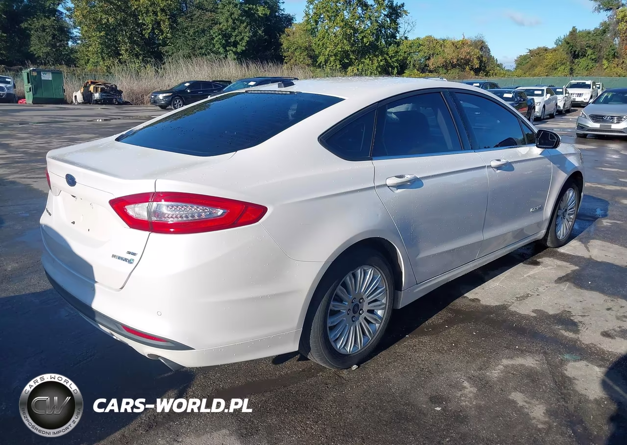 2013 Ford Fusion Hybrid Se VIN:3FA6P0LUXDR368590 - 4