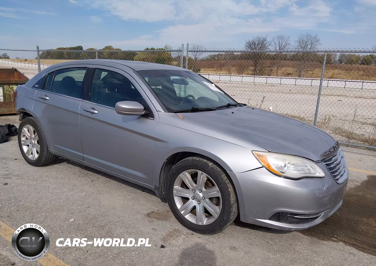 2013 Chrysler 200 Touring