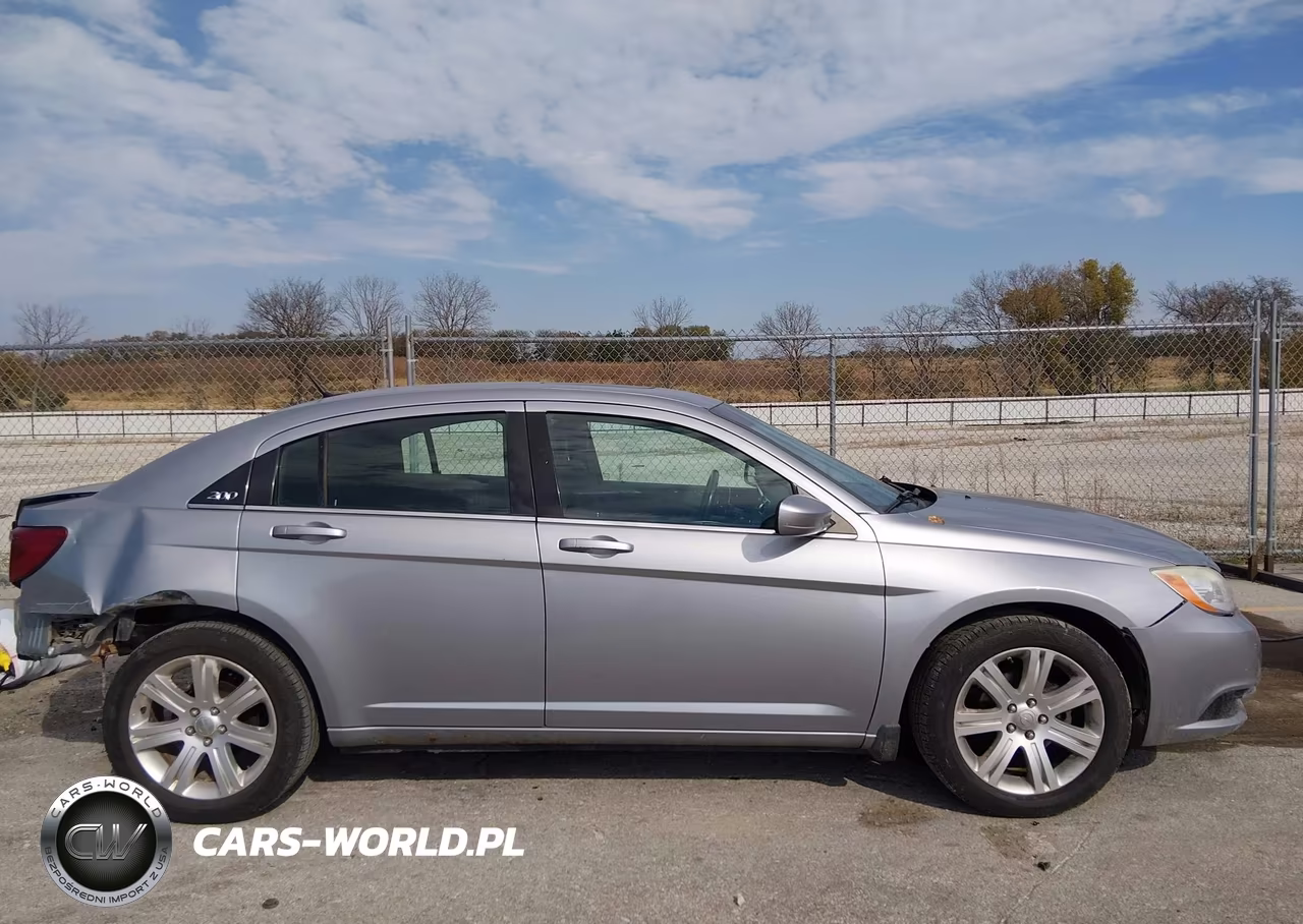 2013 Chrysler 200 Touring VIN:1C3CCBBB6DN699324 - 14