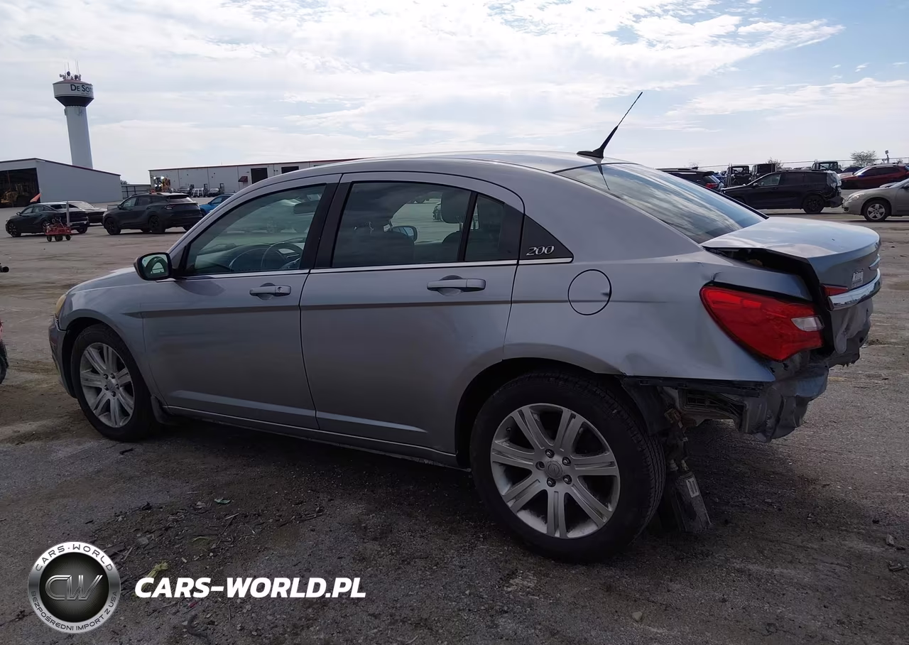 2013 Chrysler 200 Touring VIN:1C3CCBBB6DN699324 - 15