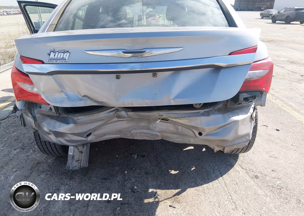 2013 Chrysler 200 Touring VIN:1C3CCBBB6DN699324 - 6
