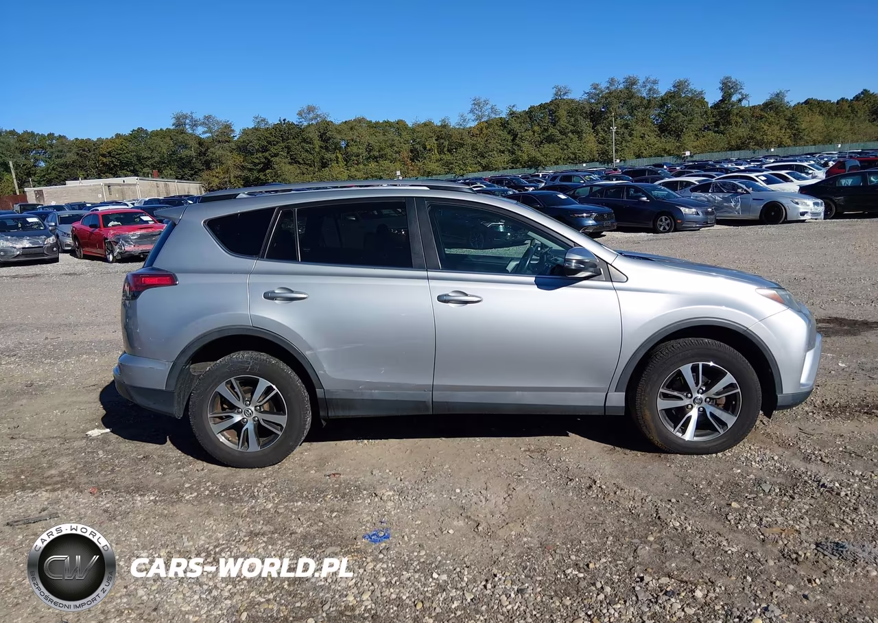 2017 Toyota Rav4 Xle VIN:2T3RFREV2HW563850 - 13