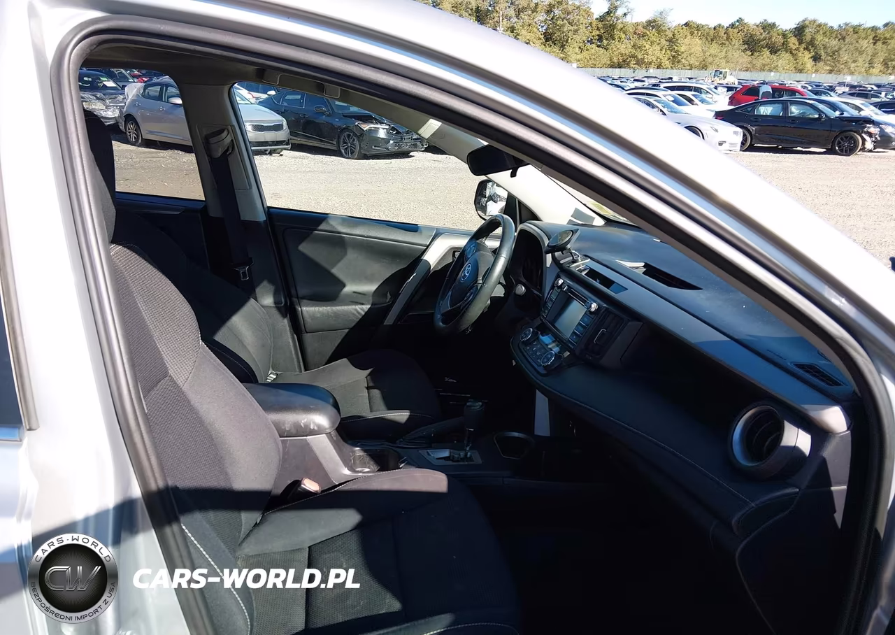 2017 Toyota Rav4 Xle VIN:2T3RFREV2HW563850 - 5