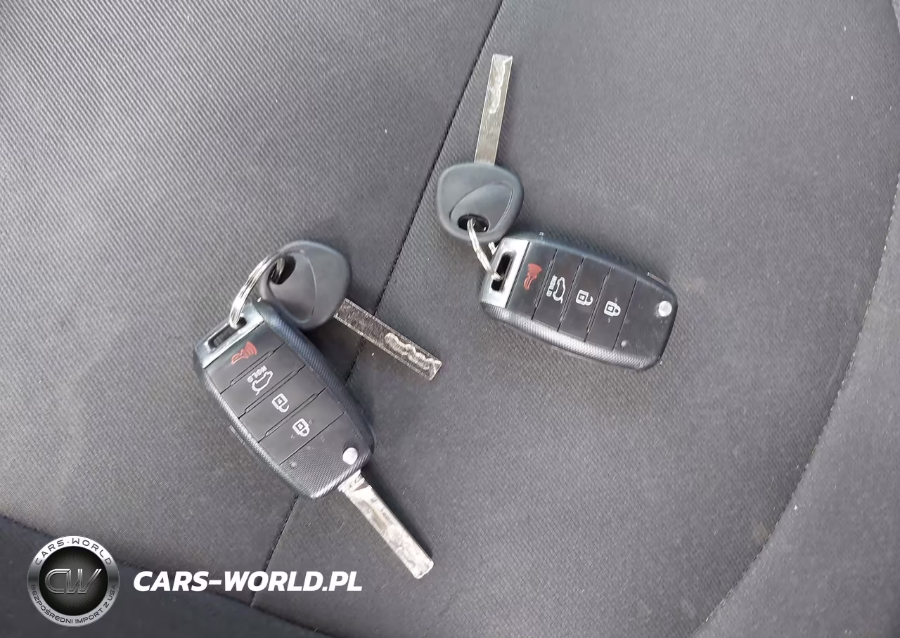 2014 Kia Soul + VIN:KNDJP3A58E7015971 - 11
