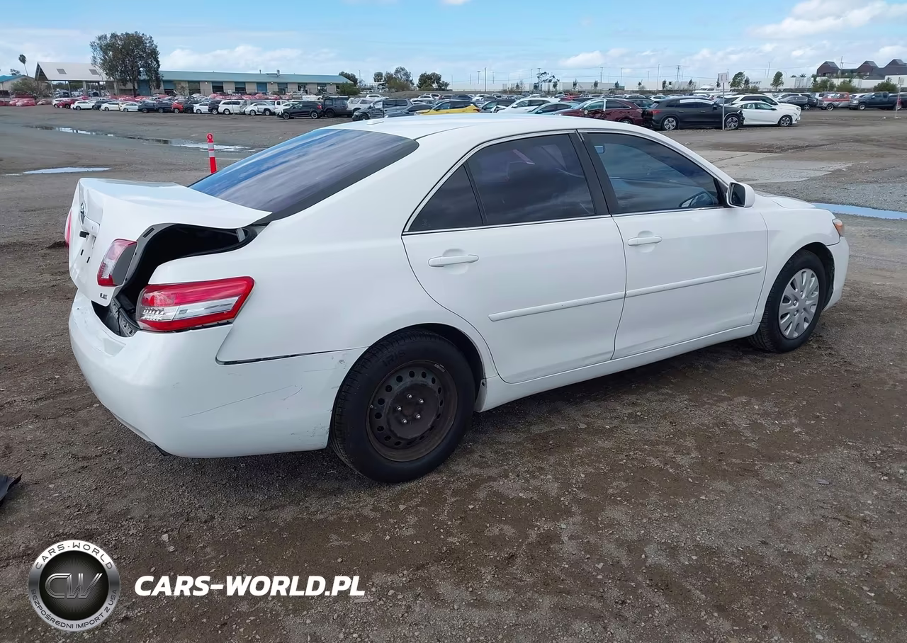 2010 Toyota Camry Le VIN:4T1BF3EK8AU535957 - 4