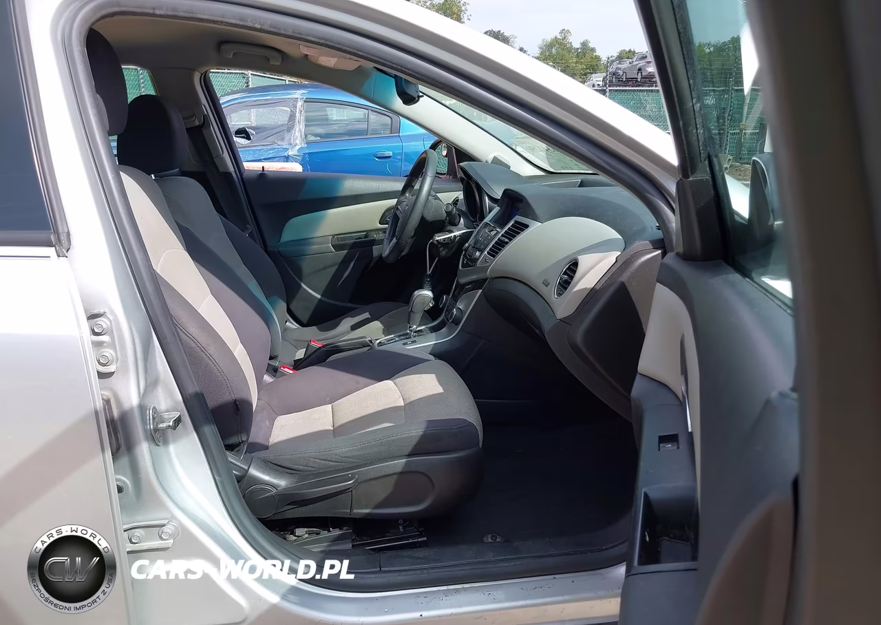 2014 Chevrolet Cruze Ls Auto VIN:1G1PA5SG7E7306347 - 5