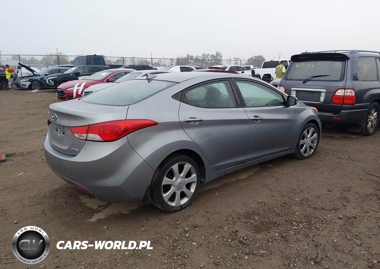 2013 Hyundai Elantra Limited VIN:KMHDH4AE9DU740636 - 4