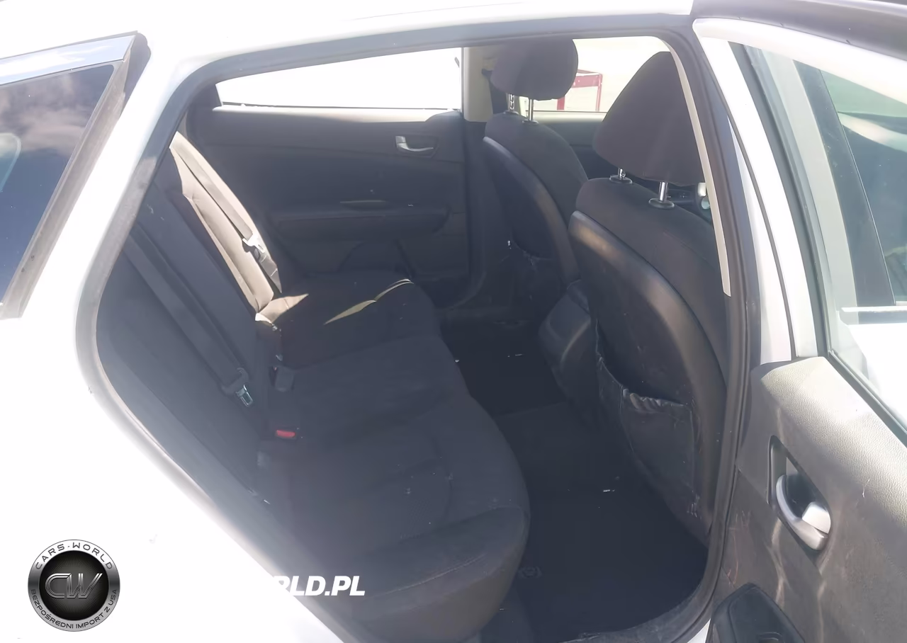 2016 Kia Optima Lx VIN:5XXGT4L30GG028330 - 8