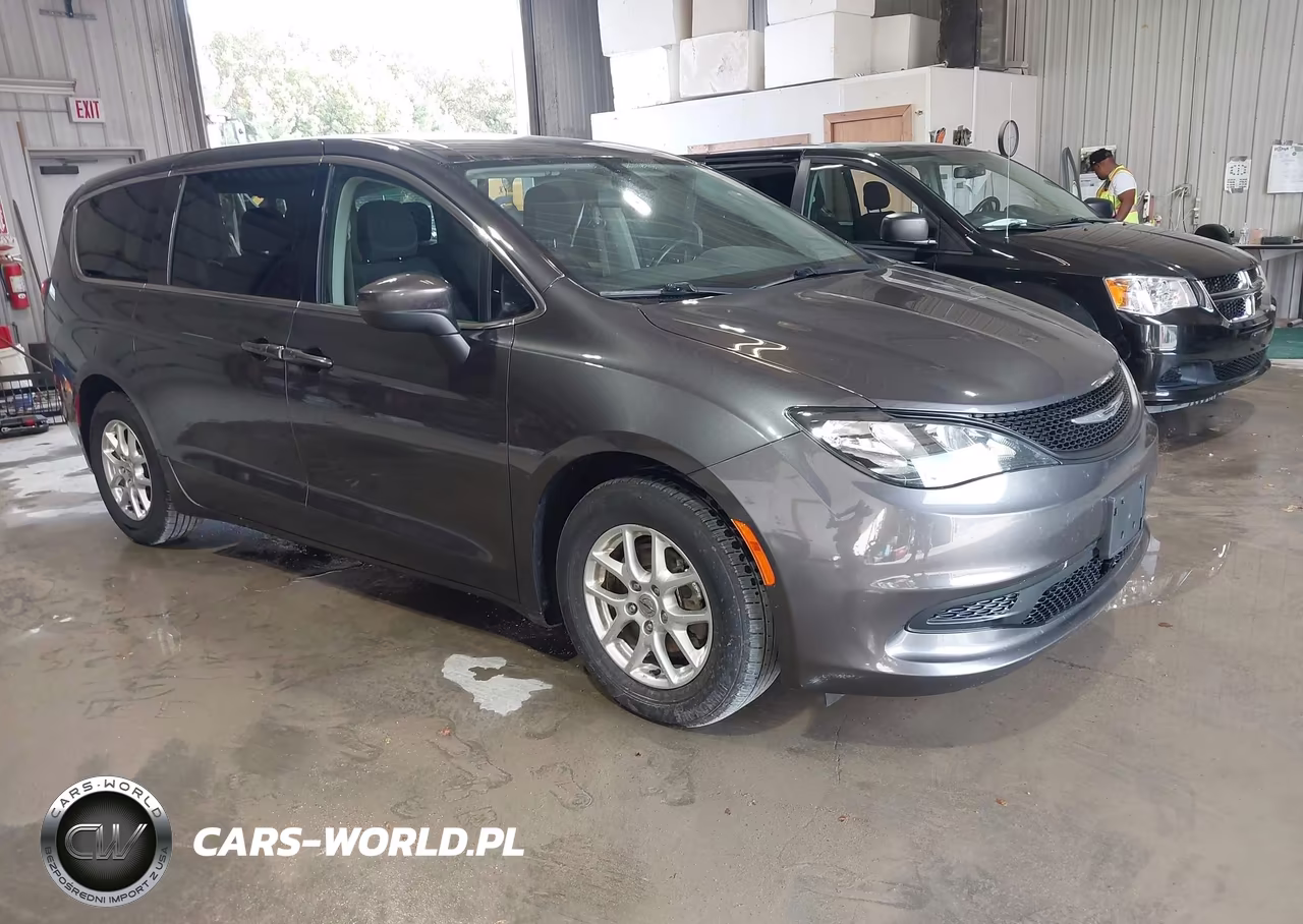 2022 Chrysler Voyager Lx VIN:2C4RC1CG4NR146637 - 1