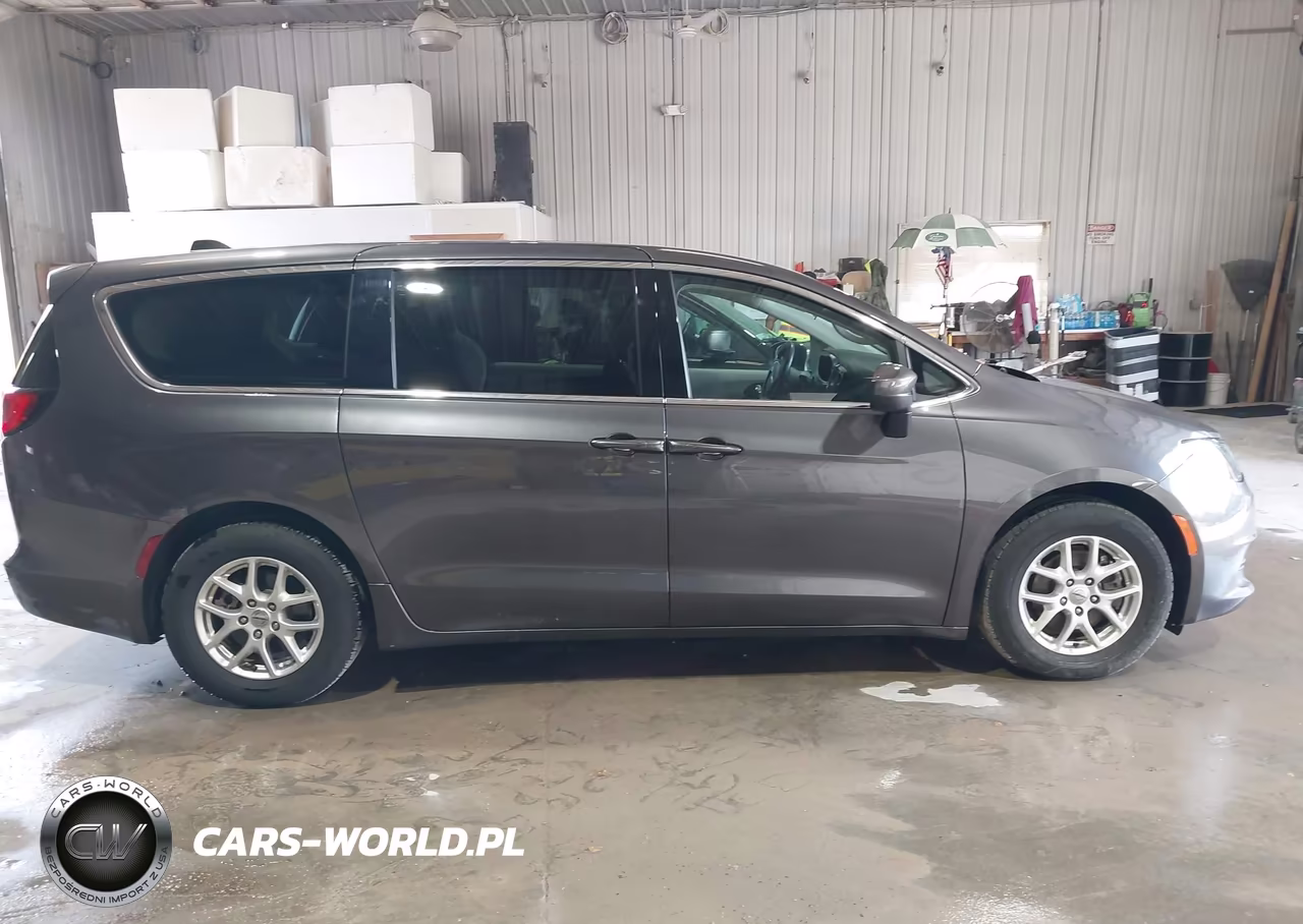 2022 Chrysler Voyager Lx VIN:2C4RC1CG4NR146637 - 13