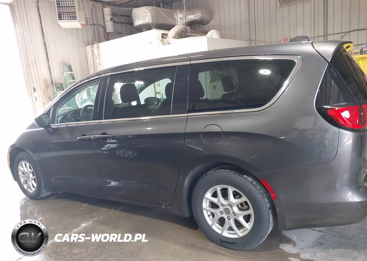 2022 Chrysler Voyager Lx VIN:2C4RC1CG4NR146637 - 14