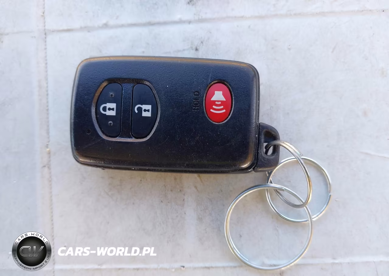 2015 Toyota Prius Two VIN:JTDKN3DU7F0466204 - 11