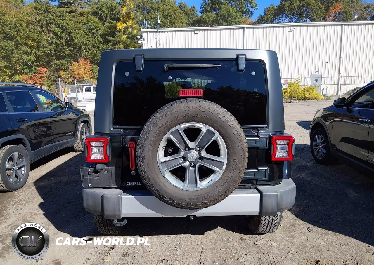 2015 Jeep Wrangler Unlimited Sahara VIN:1C4BJWEG6FL708808 - 16