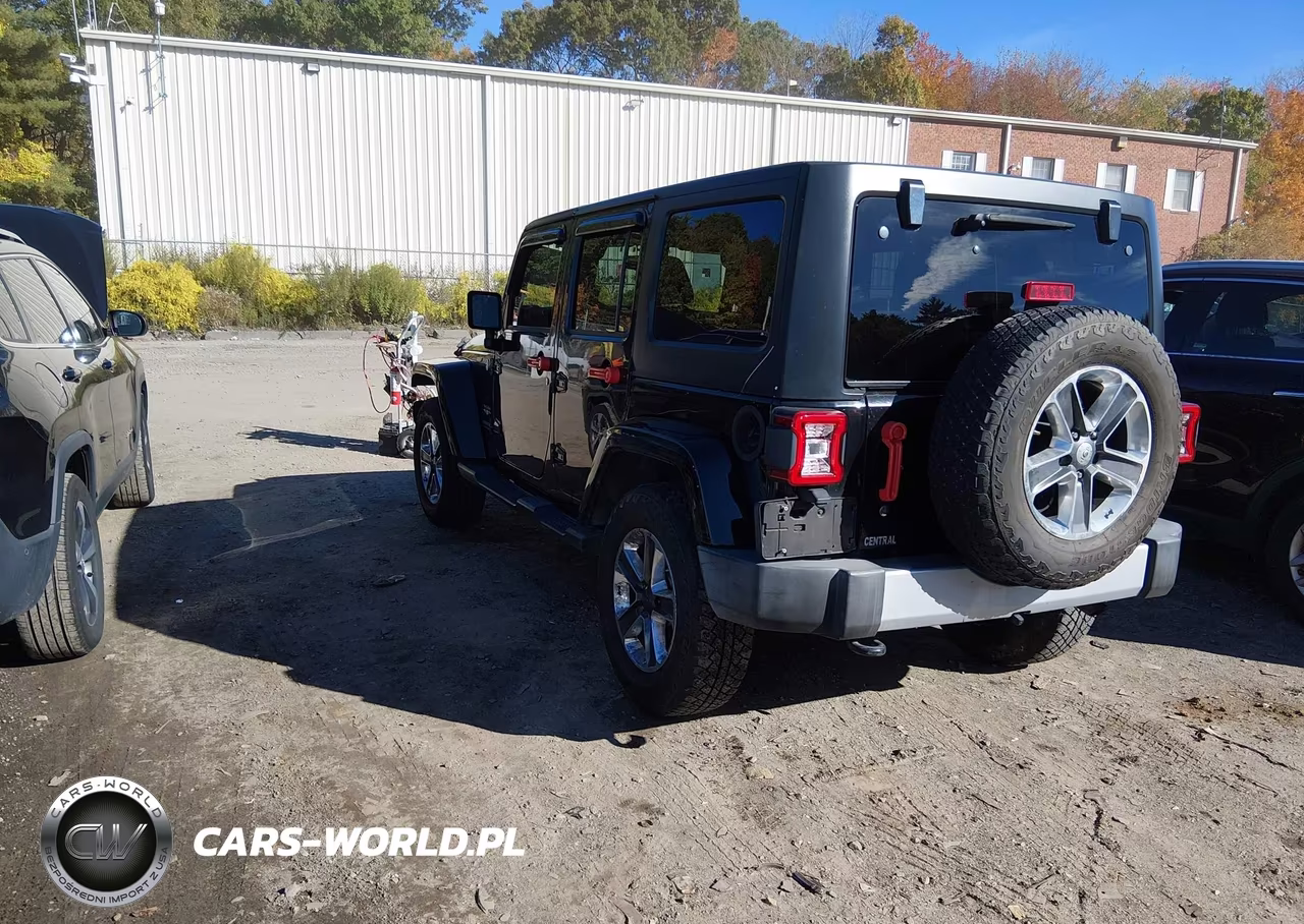 2015 Jeep Wrangler Unlimited Sahara VIN:1C4BJWEG6FL708808 - 3