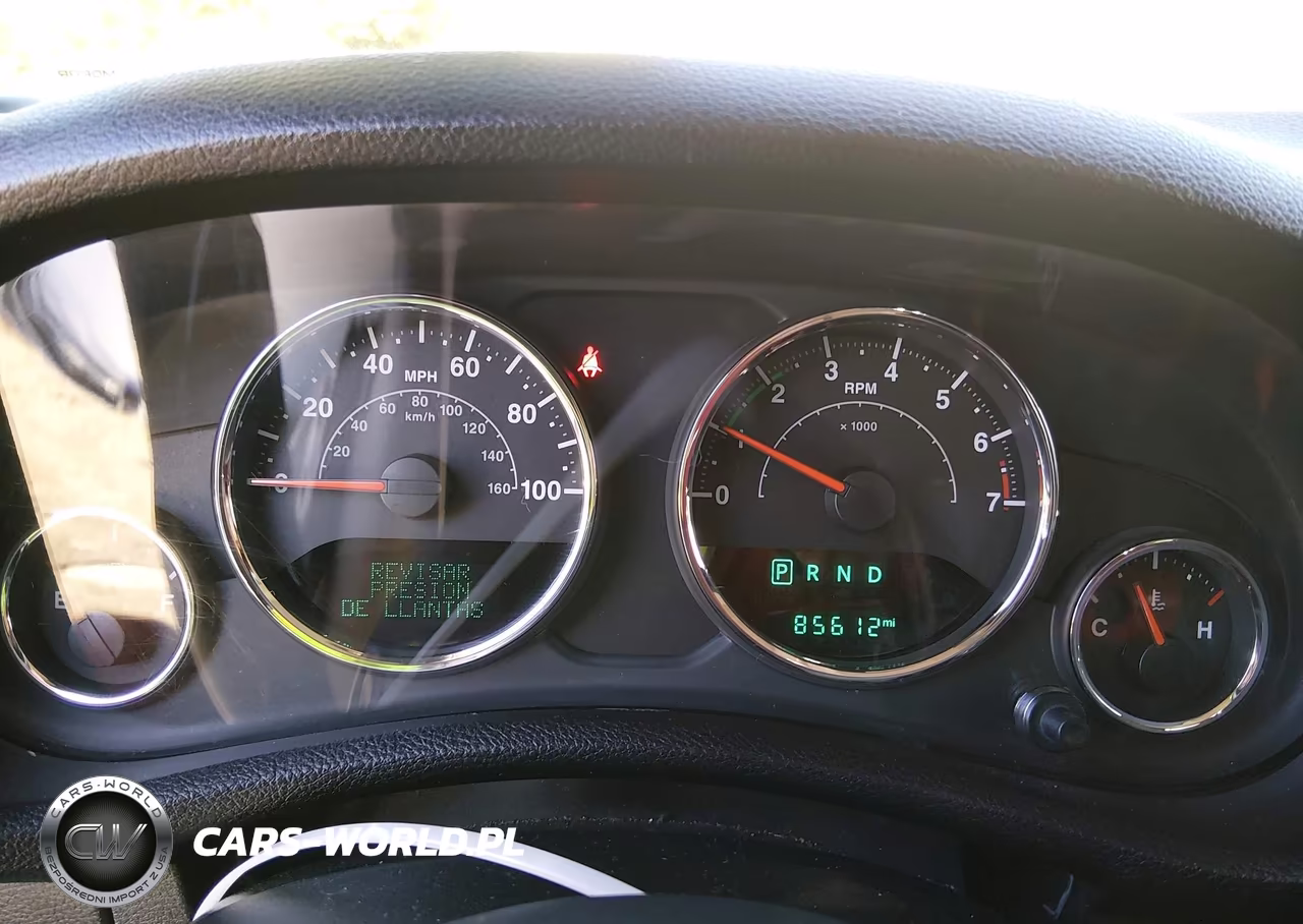 2015 Jeep Wrangler Unlimited Sahara VIN:1C4BJWEG6FL708808 - 7