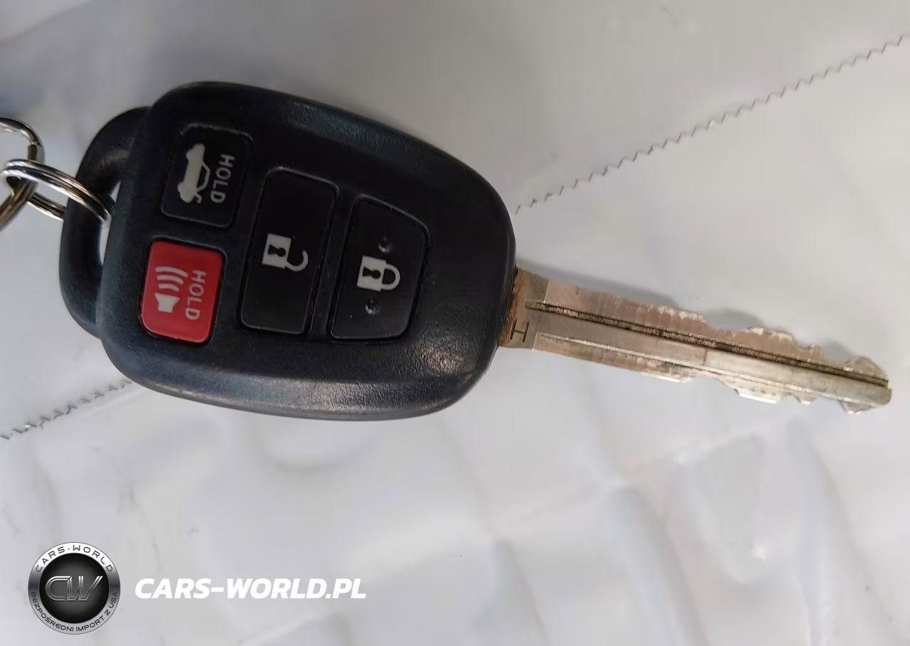2018 Toyota Corolla Le VIN:2T1BURHE1JC102626 - 11