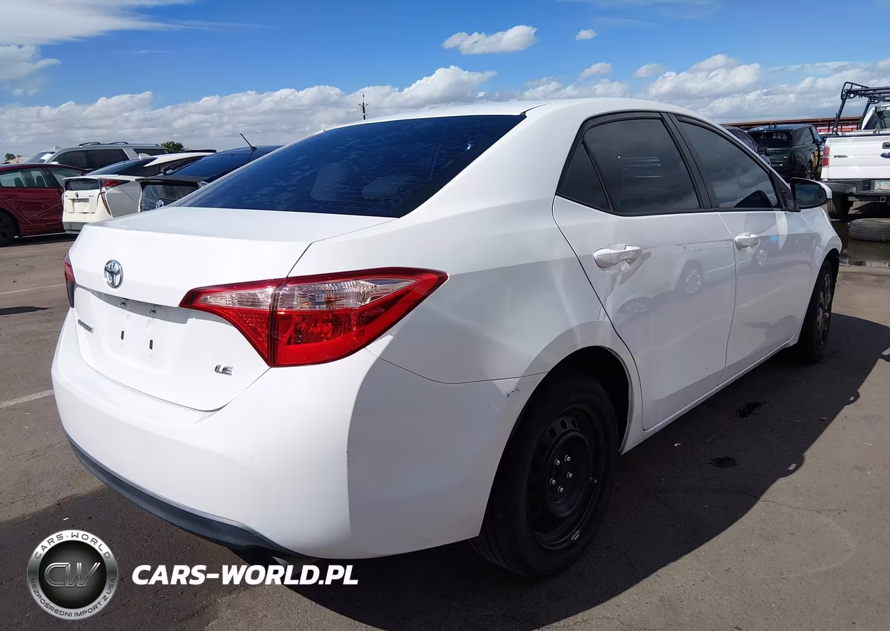 2018 Toyota Corolla Le VIN:2T1BURHE1JC102626 - 4