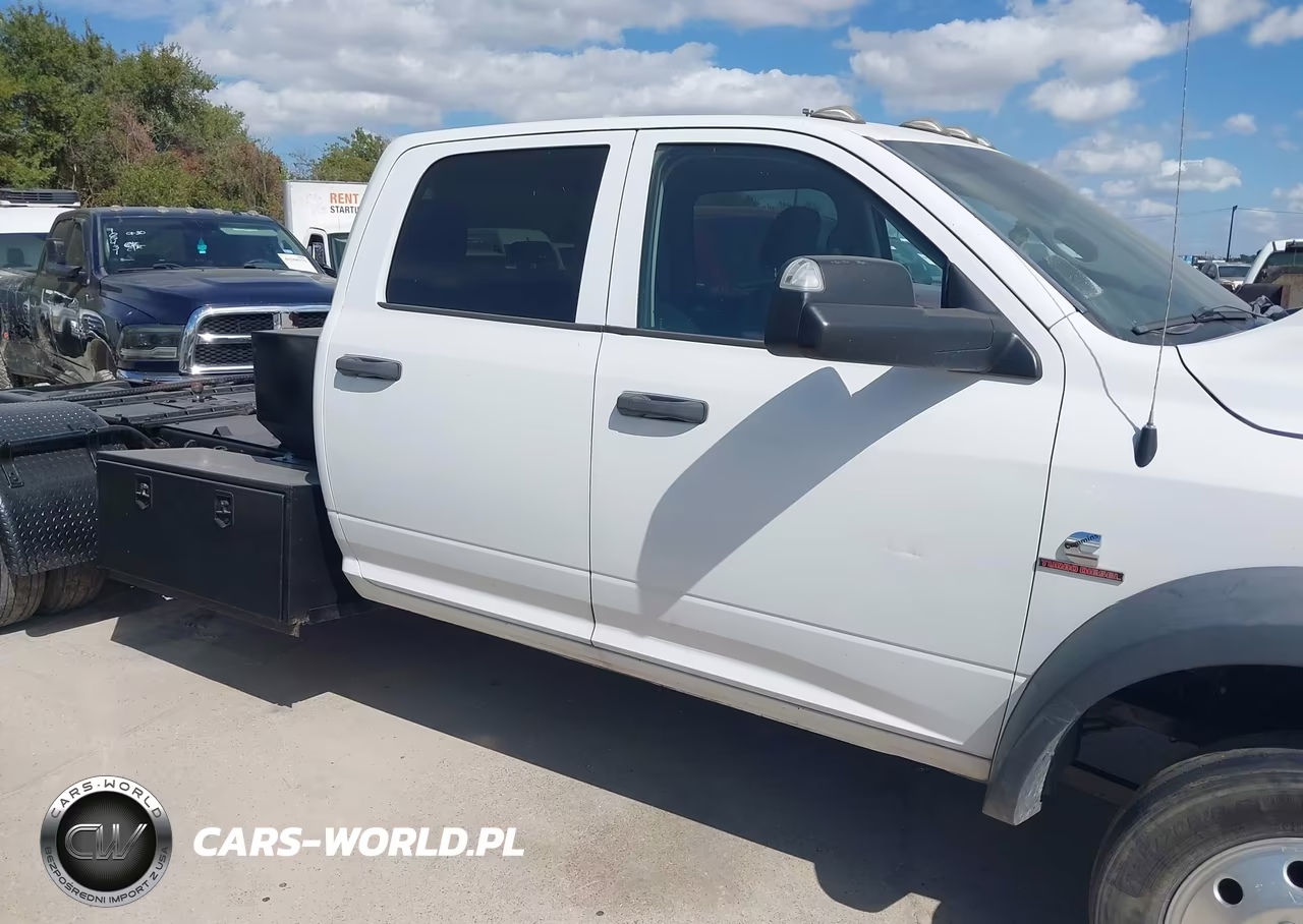 2017 Ram 5500 Chassis Tradesman-Slt-Laramie VIN:3C7WRNFL6HG520051 - 13