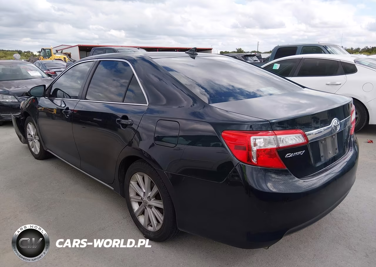 2014 Toyota Camry Xle V6 VIN:4T1BK1FK4EU546362 - 3
