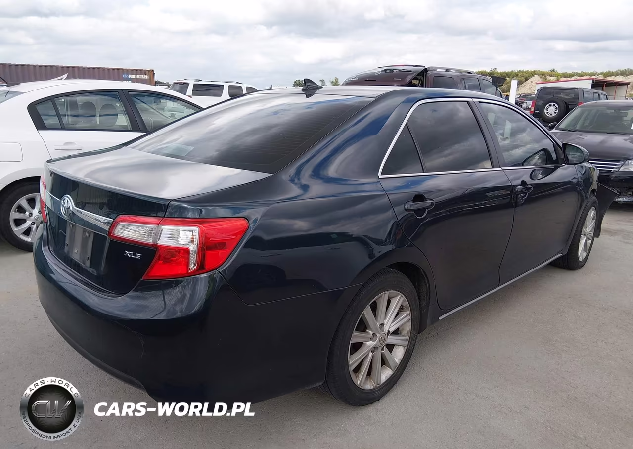 2014 Toyota Camry Xle V6 VIN:4T1BK1FK4EU546362 - 4