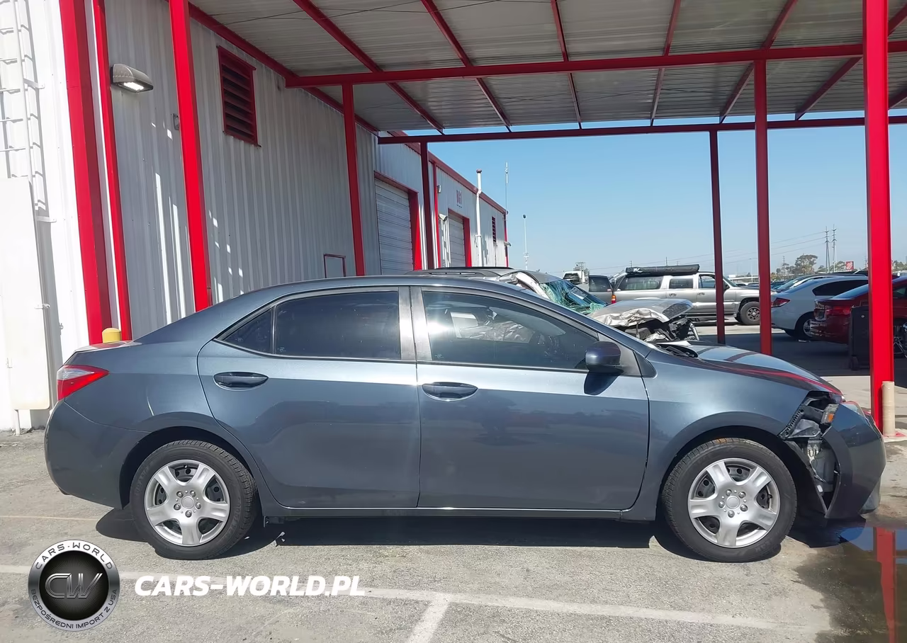 2016 Toyota Corolla Le VIN:2T1BURHE3GC625588 - 12