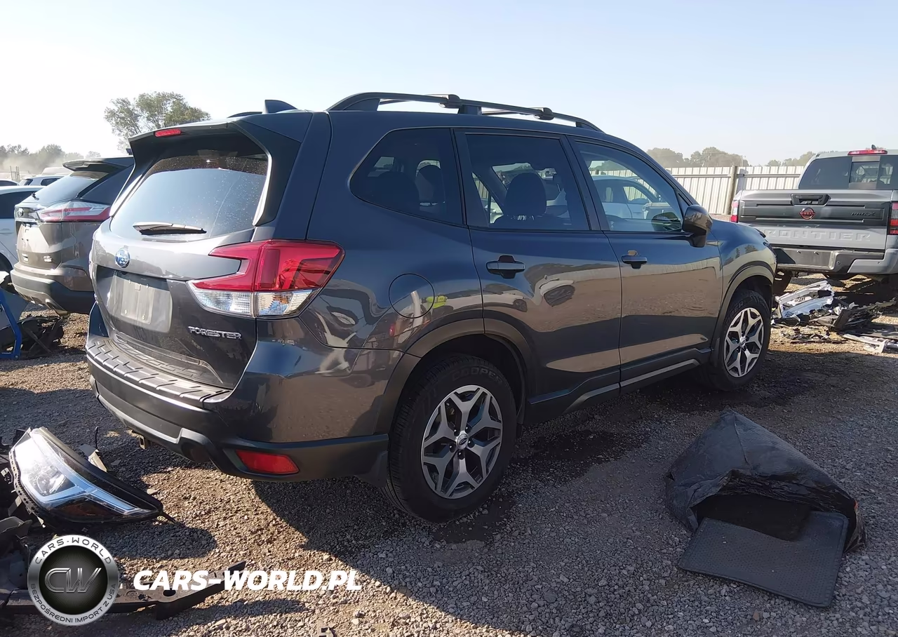 2020 Subaru Forester Premium VIN:JF2SKAGC3LH578917 - 4
