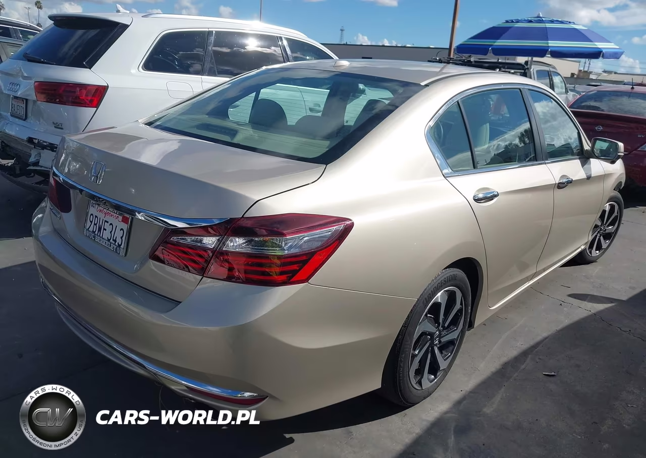 2017 Honda Accord Ex VIN:1HGCR2F72HA297945 - 4
