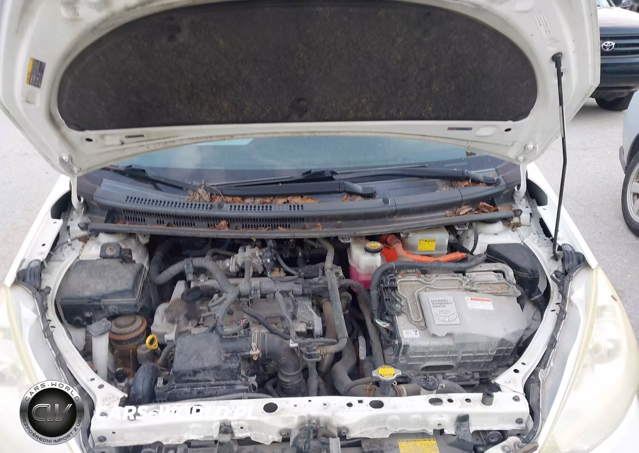 2012 Toyota Prius C Three VIN:JTDKDTB39C1510495 - 10